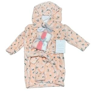 MODERN Baby 4 Piece Set | Hooded Robe & 3 Washcloths (Sz 0-9 MOS)